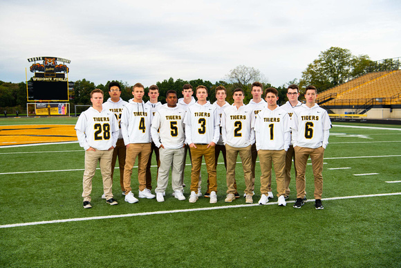 042_senior group_7456